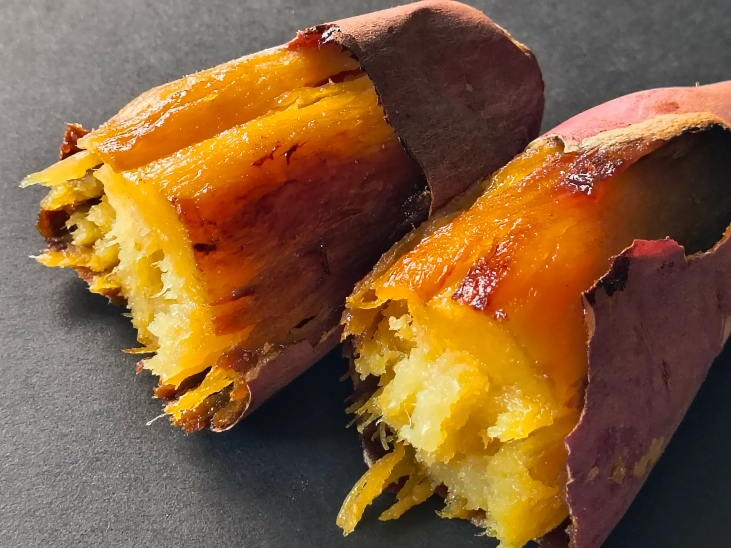蜜あふれる焼き上がりの断面